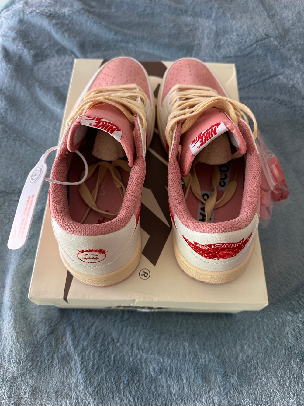 TRAVIS SCOTT LOW JORDAN ONE PINK WITH ROSE RED SWOOSH !!! BRAND NEW !!! - Picture 4 of 9